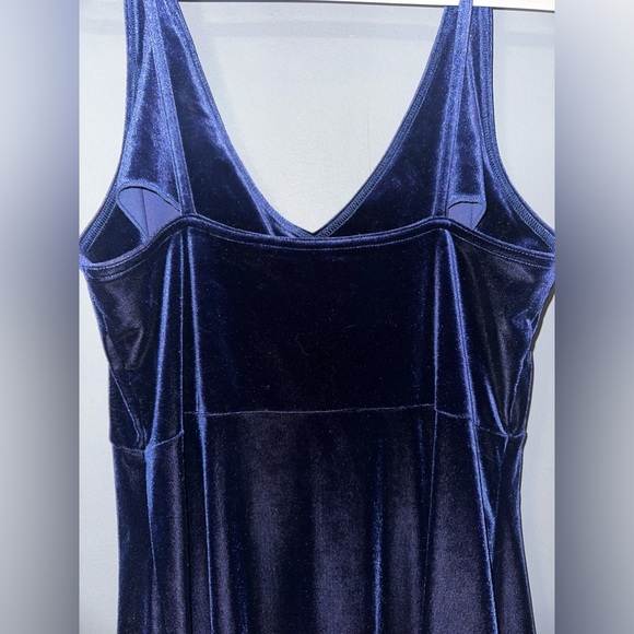 Vintage Victoria’s Secret Velvet Dress - Picture 5 of 9